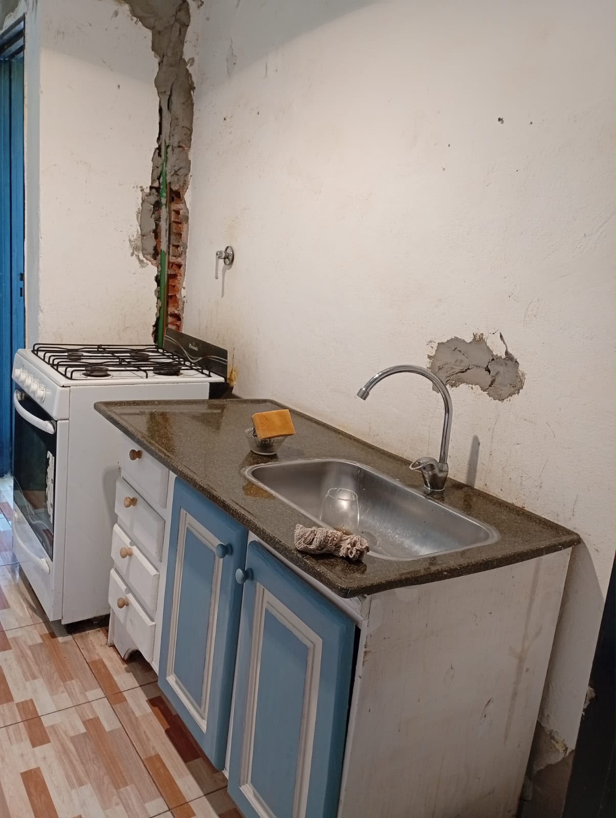 Cocina antes de la restauración realizada por Hogar Elite